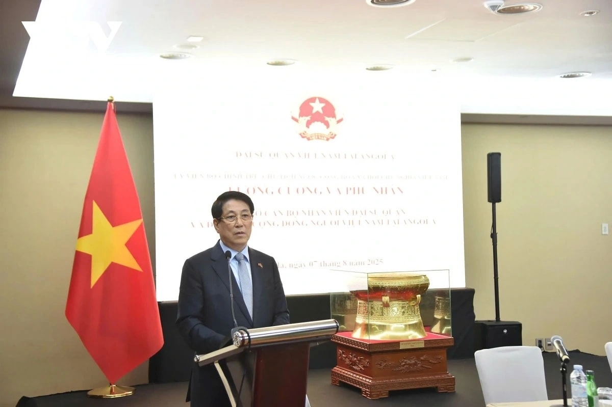 chu tich nuoc luong cuong ket thuc tot dep chuyen tham cong hoa angola hinh anh 1