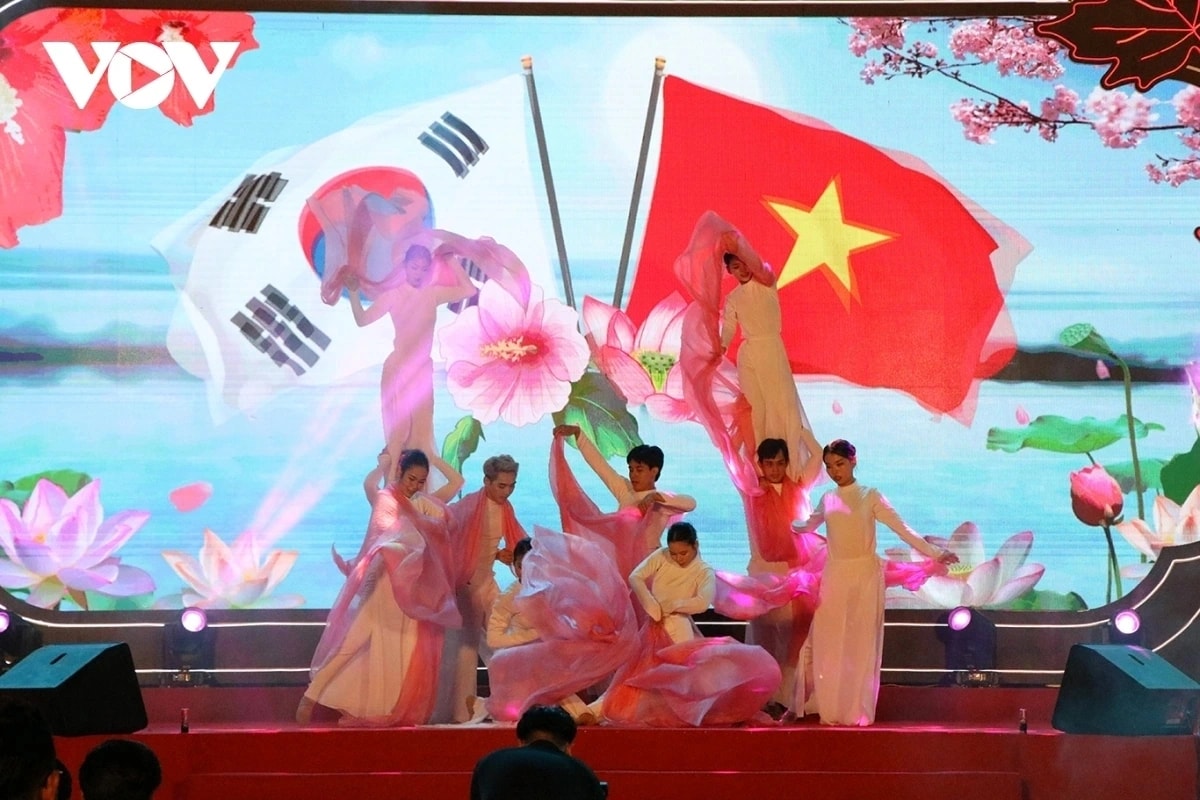 chuyen tham han quoc cua tong bi thu to lam chuong moi cho moi quan he viet-han hinh anh 1