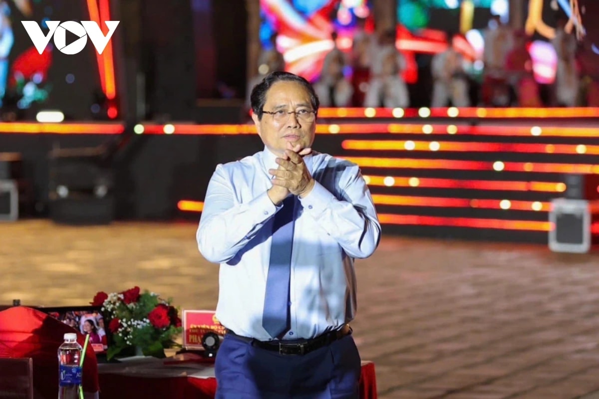 lanh dao Dang, nha nuoc du chuong trinh chinh luan nghe thuat duoi co vinh quang hinh anh 2