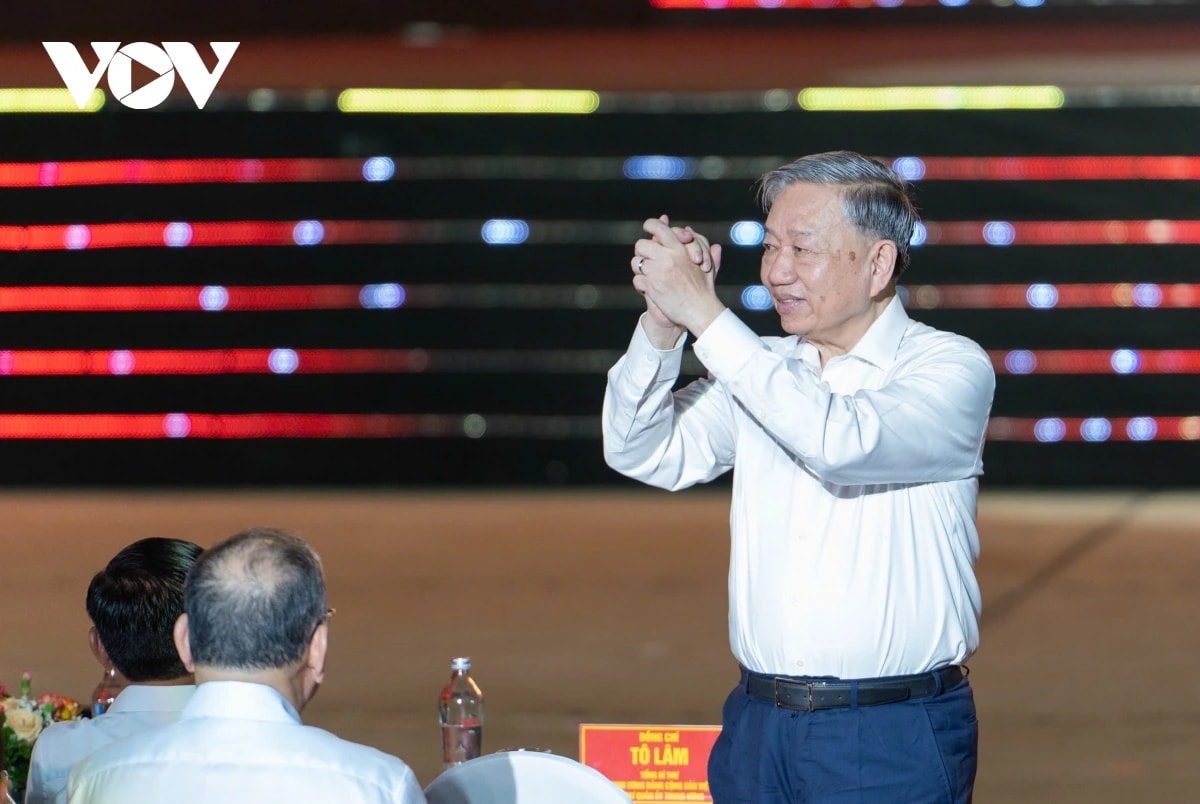 lanh dao Dang, nha nuoc du chuong trinh chinh luan nghe thuat duoi co vinh quang hinh anh 1