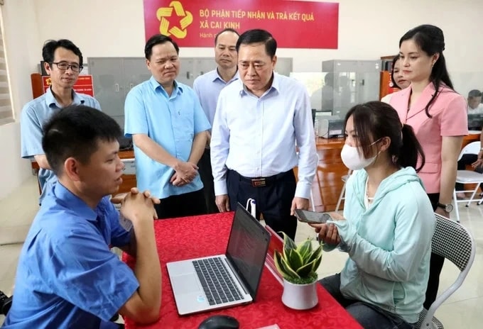 vuot kho de phuc vu nguoi dan tot hon hinh anh 3