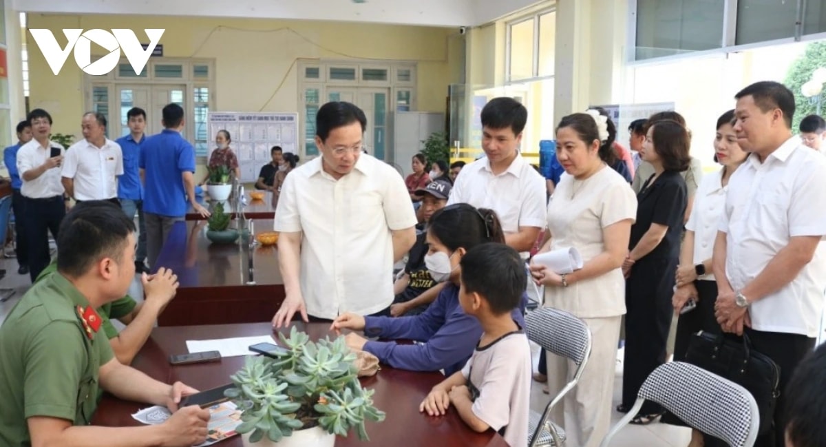 vuot kho de phuc vu nguoi dan tot hon hinh anh 2