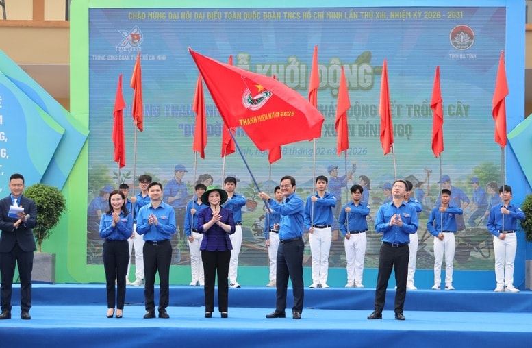 Bí thư Trung ương Đảng, Phó Thủ tướng Chính phủ Phạm Thị Thanh Trà và các đại biểu thực hiện nghi thức khởi động Tháng Thanh niên năm 2026 (Ảnh VGP_Thu Giang)