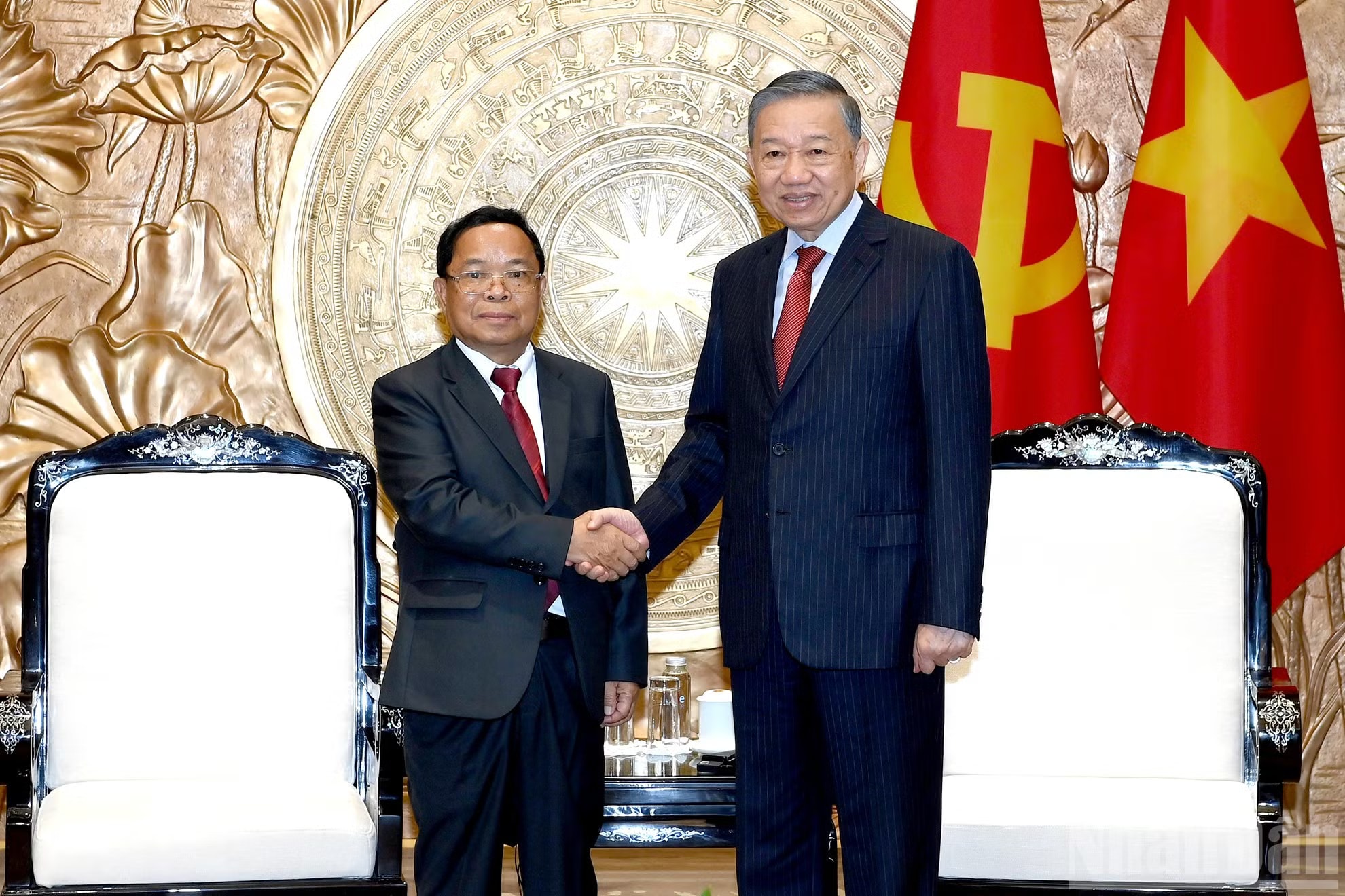 Tổng Bí thư, Chủ tịch nước Tô Lâm và Phó Thủ tướng, Bộ trưởng Tư pháp Lào Khamphan Phommathat tại cuộc tiếp. ndo_br_a1-bnd-7546.jpg