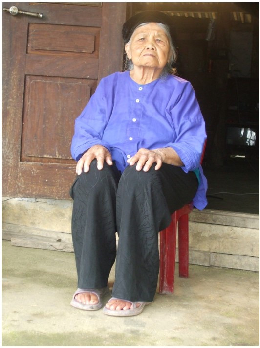 Cụ Nông Thị Yêm (ảnh chụp năm 2004 khi cụ 94 tuổi). Ảnh Khuê Mộc