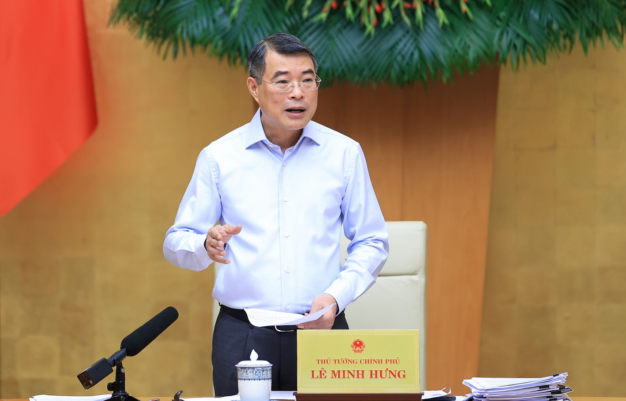 Thủ tướng Lê Minh Hưng: Không đẩy khó khăn cho người dân, doanh nghiệp trong thiết kế chính sách và xây dựng pháp luật- Ảnh 2.