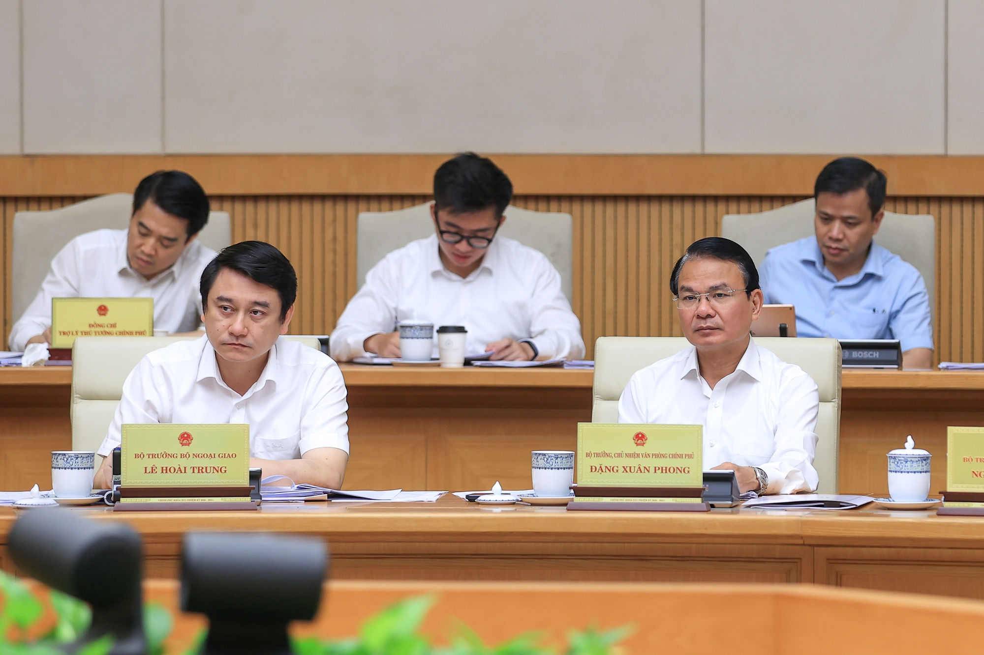 Thủ tướng Lê Minh Hưng: Không đẩy khó khăn cho người dân, doanh nghiệp trong thiết kế chính sách và xây dựng pháp luật- Ảnh 6.
