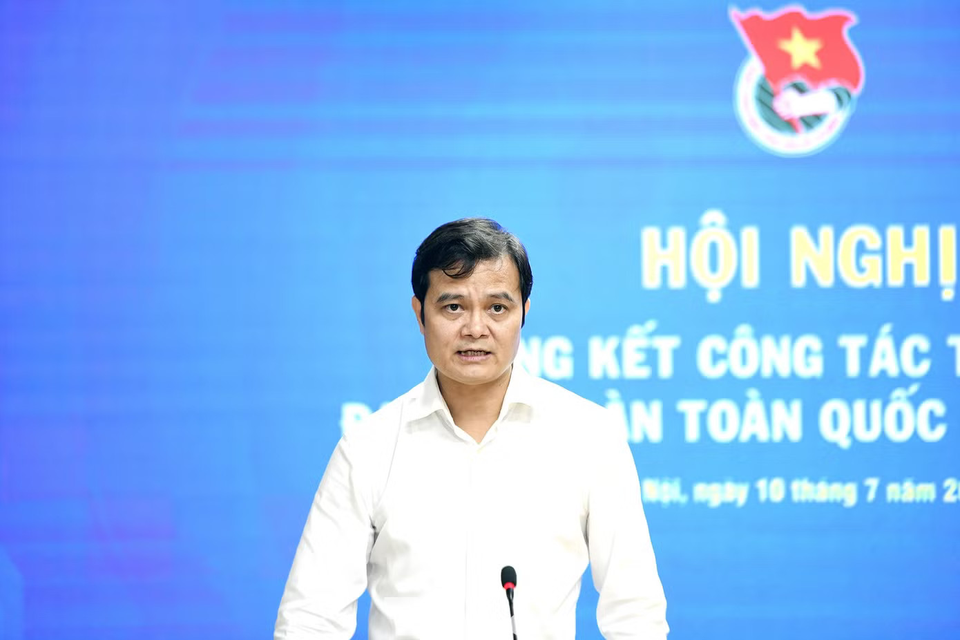 cdn.tienphong.vn-images-d511a6d14382e01e73a5032dd2895334516c47ac5a42031bb3e0c153e5a990b707f37edbf10ecff4240c555083839b7d91c395aaa9493e5cdaf349cad3d4a15e-_tp-tongket-daihoi2.jpg.avif