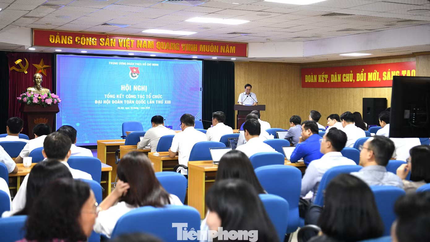 cdn.tienphong.vn-images-d511a6d14382e01e73a5032dd2895334516c47ac5a42031bb3e0c153e5a990b72bdddaf3ec25fcc745b5dcb2ce4ec47991c395aaa9493e5cdaf349cad3d4a15e-_tp-tongket-daihoi0.jpg.avif