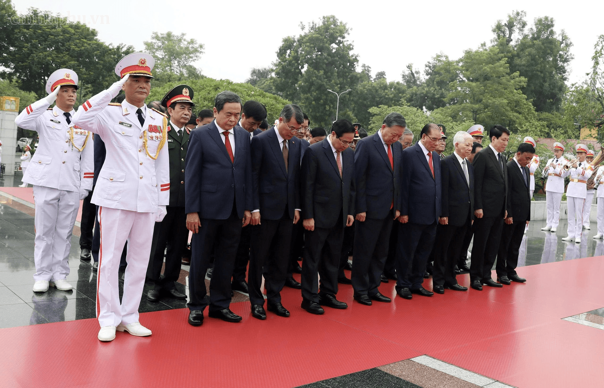 81 năm Quốc khánh: Lãnh đạo Đảng, Nhà nước vào Lăng viếng Chủ tịch Hồ Chí Minh- Ảnh 7.