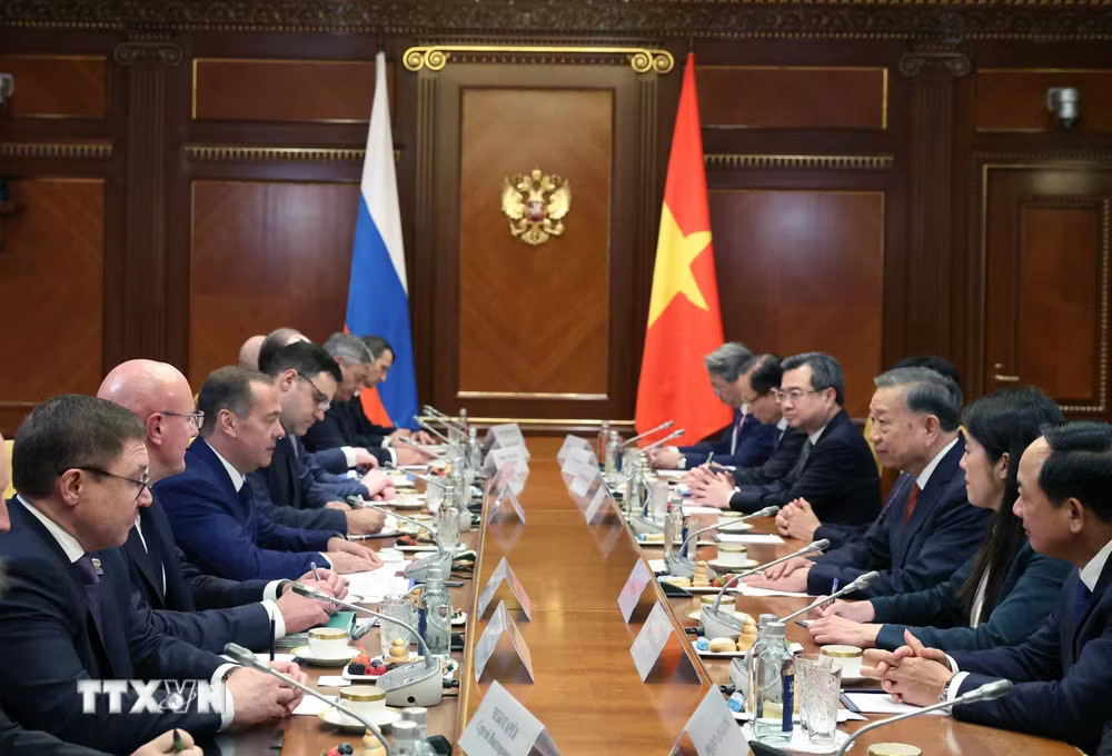 Tổng Bí thư, Chủ tịch nước Tô Lâm hội kiến Chủ tịch Đảng Nước Nga Thống nhất, Phó Chủ tịch Hội đồng An ninh Liên bang Nga- Ảnh 3.