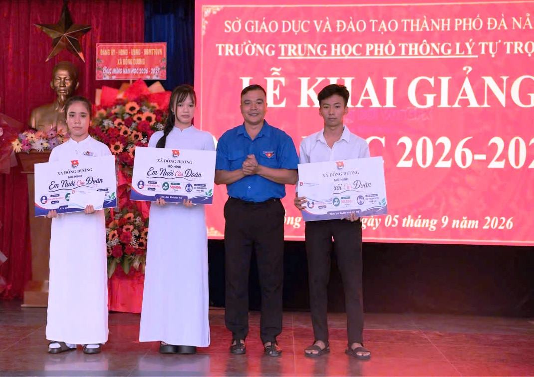Cô học trò vừa học vừa bán cà phê và điểm tựa từ 'Em nuôi của Đoàn'- Ảnh 1.