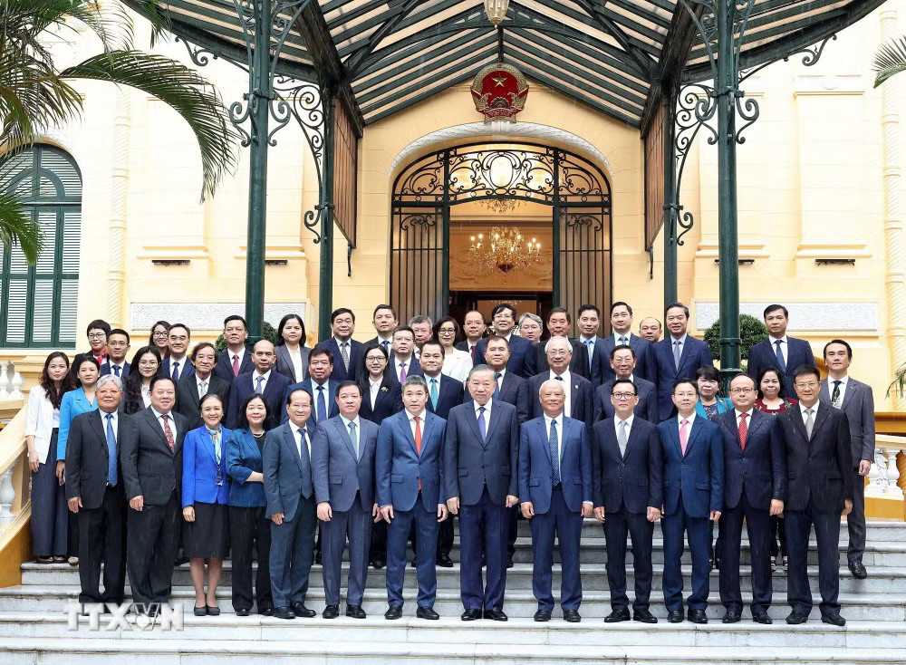 Tổng Bí thư, Chủ tịch nước Tô Lâm gặp mặt đại diện Ban Chấp hành Liên hiệp các tổ chức hữu nghị Việt Nam khóa VII- Ảnh 2.