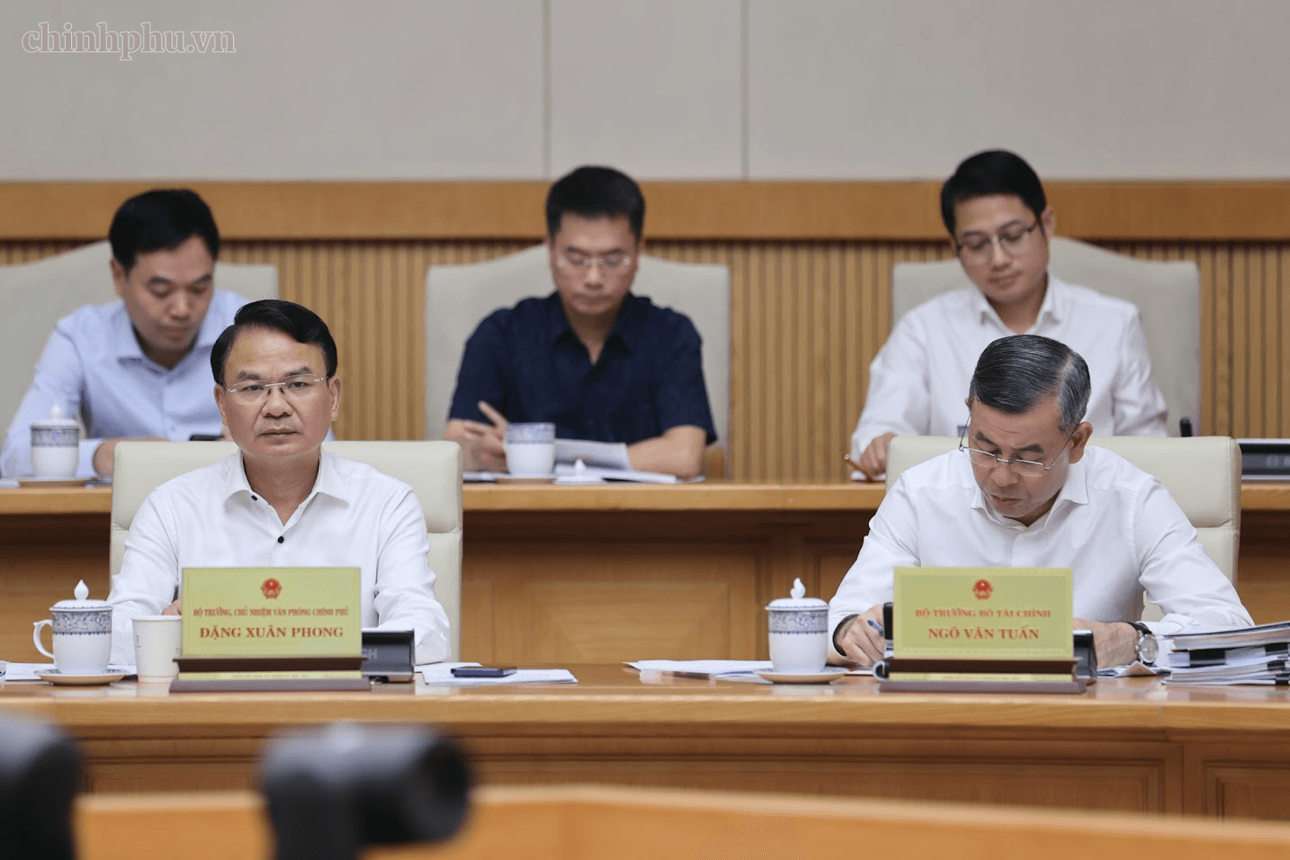 Thủ tướng: Tuyệt đối không để lợi ích cục bộ, lợi ích ngành, lợi ích nhóm chi phối chính sách- Ảnh 8.