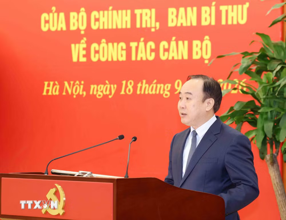 Công bố 12 quyết định của Bộ Chính trị, Ban Bí thư về công tác cán bộ- Ảnh 4.
