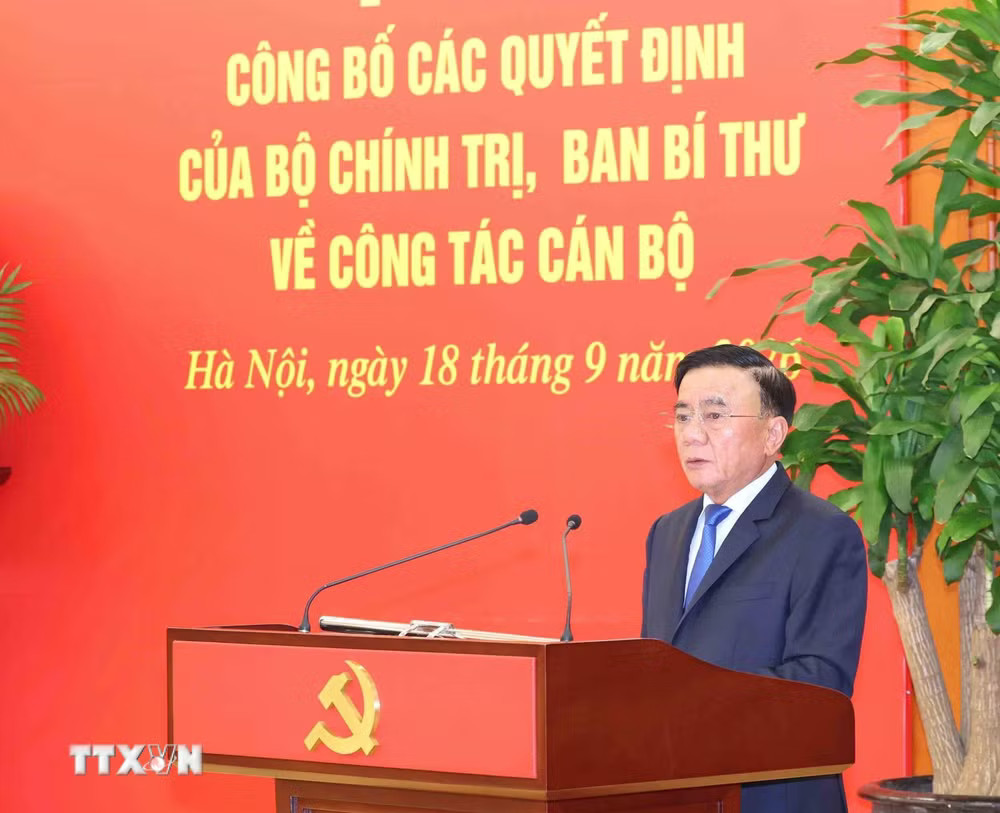 Công bố 12 quyết định của Bộ Chính trị, Ban Bí thư về công tác cán bộ- Ảnh 3.
