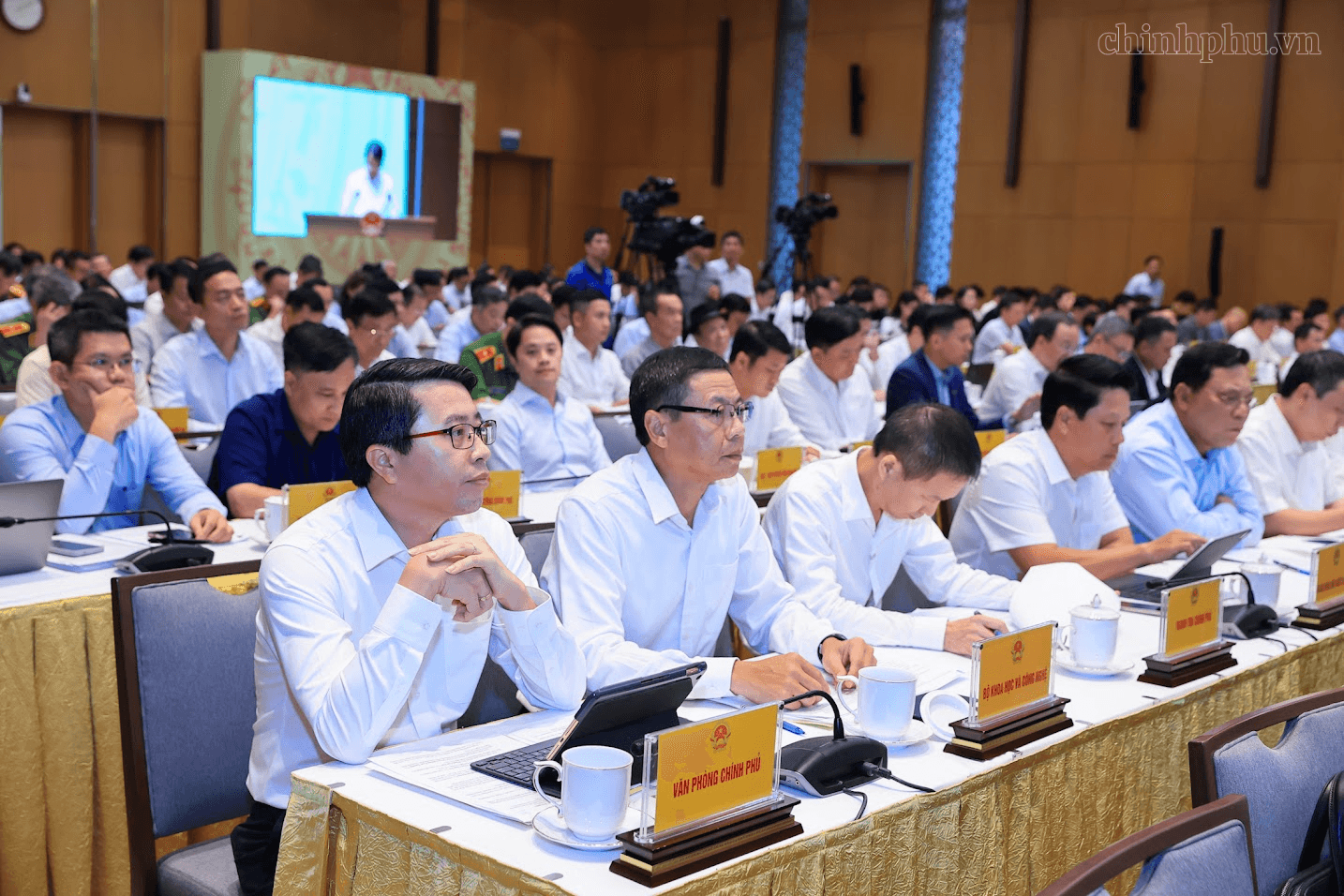 Thủ tướng: Khoa học công nghệ phải trở thành động lực chủ yếu, trực tiếp, đo đếm được bằng kết quả tăng trưởng- Ảnh 10.