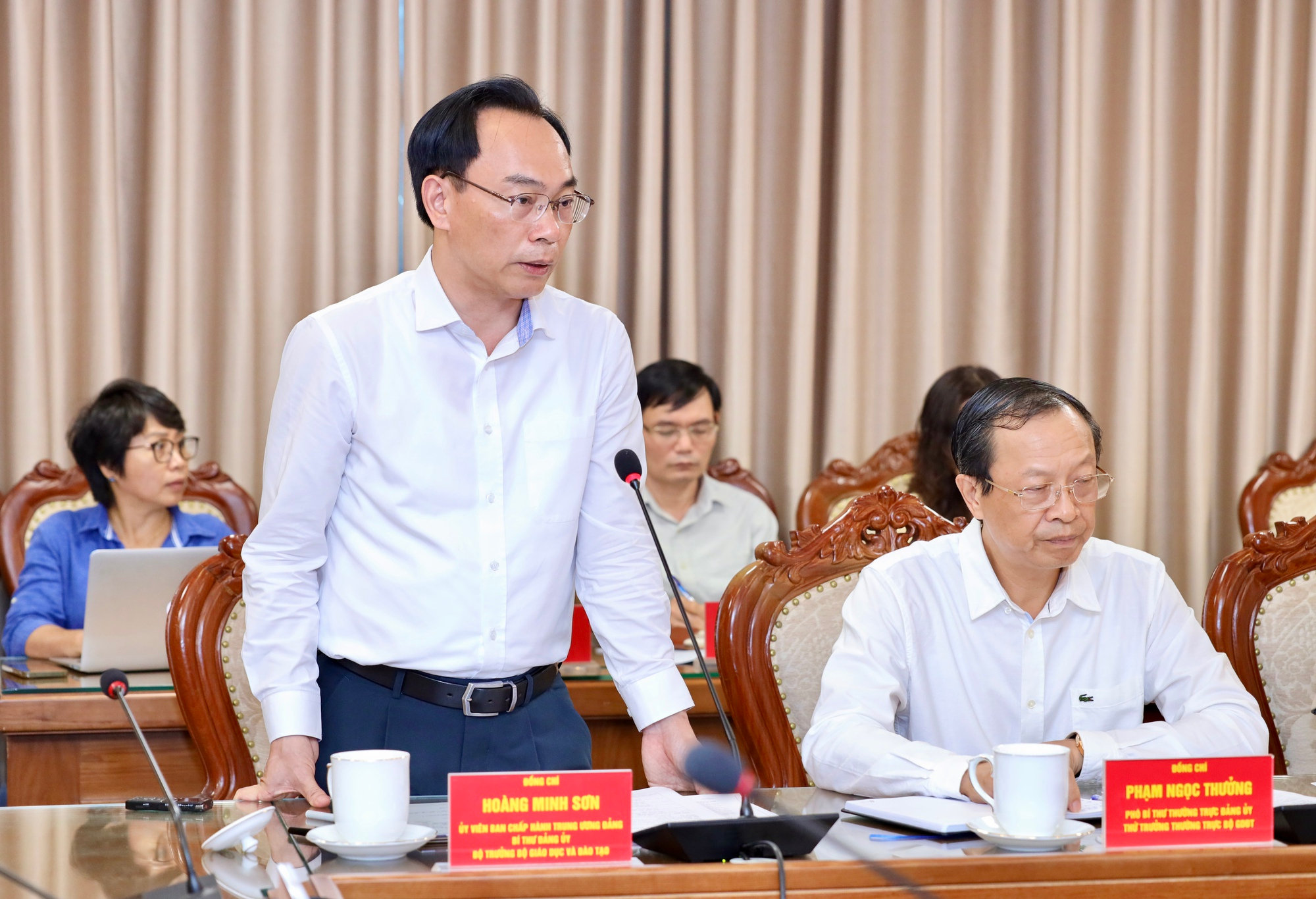 Giám sát thực hiện Nghị quyết 71: Làm rõ vấn đề sách giáo khoa, trường lớp, giáo viên- Ảnh 2.