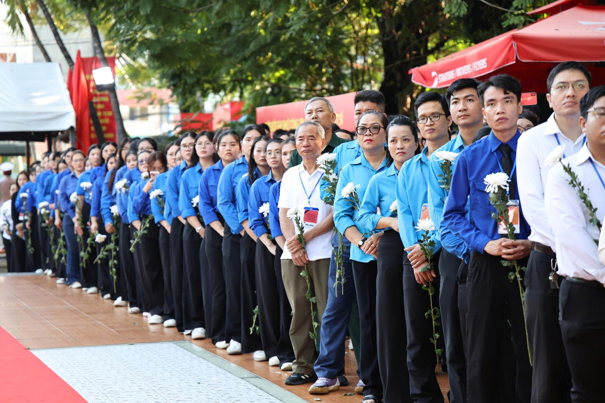 Trang nghiêm lễ viếng, truy điệu và an táng 731 hài cốt liệt sĩ tại TPHCM- Ảnh 7.