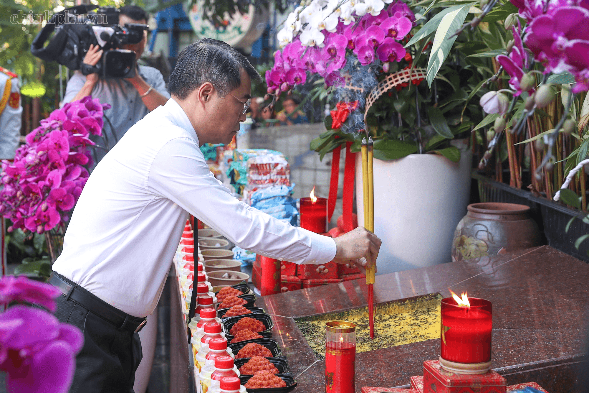Trang nghiêm lễ viếng, truy điệu và an táng 731 hài cốt liệt sĩ tại TPHCM- Ảnh 3.