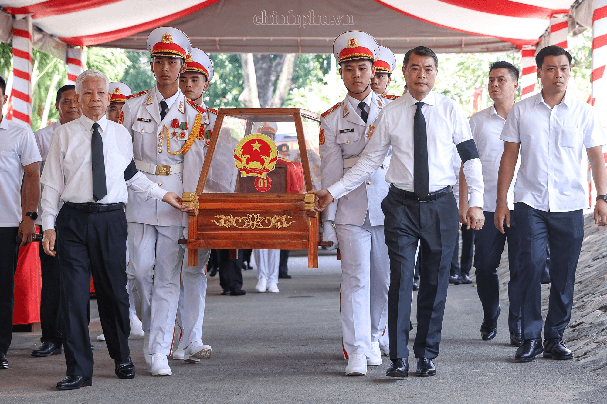 Trang nghiêm lễ viếng, truy điệu và an táng 731 hài cốt liệt sĩ tại TPHCM- Ảnh 25.