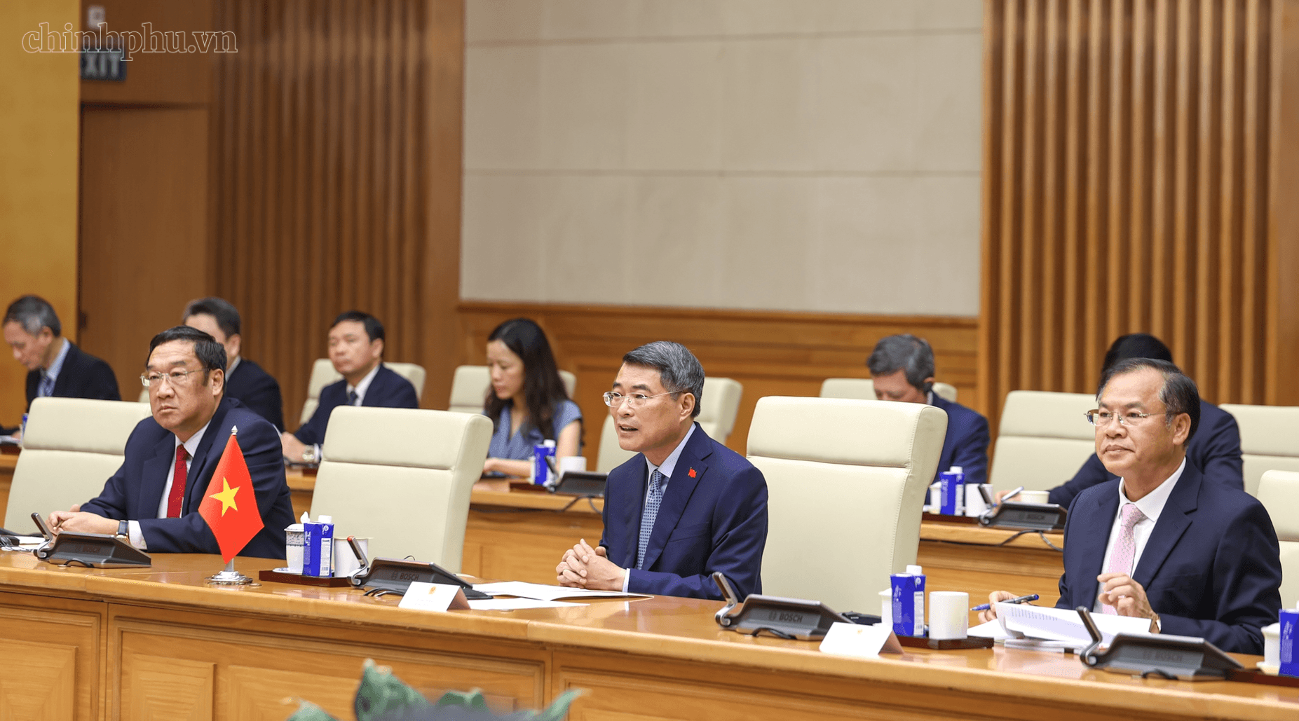 Lào quyết tâm cùng Việt Nam gìn giữ, vun đắp và phát huy mối quan hệ hữu nghị vĩ đại- Ảnh 4.