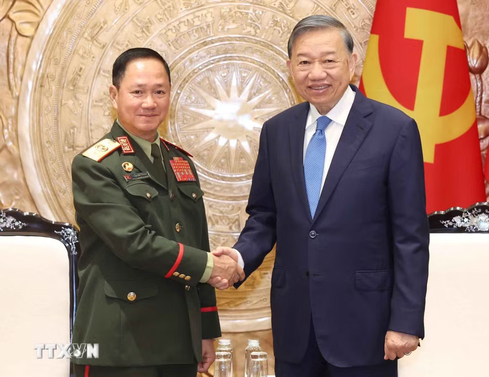 Tổng Bí thư, Chủ tịch nước Tô Lâm tiếp Phó Thủ tướng, Bộ trưởng Bộ Quốc phòng Lào- Ảnh 2.