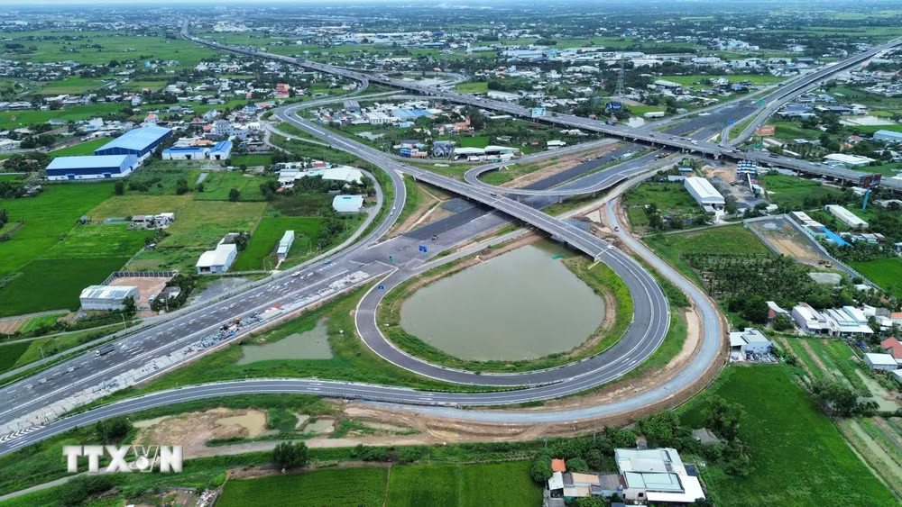 Kết luận 106-KL/TW: Khơi thông nguồn lực, tạo đà tăng trưởng hai con số- Ảnh 2.