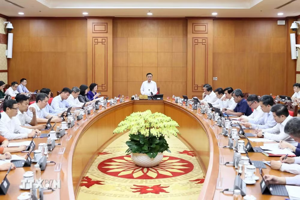 Thường trực Ban Bí thư Trần Cẩm Tú chủ trì sơ kết 1 năm thực hiện Nghị quyết 72-NQ/TW- Ảnh 2.