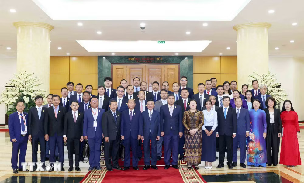 Thường trực Ban Bí thư Trần Cẩm Tú tiếp Đoàn lãnh đạo trẻ Đảng Nhân dân Campuchia - Ảnh 3.