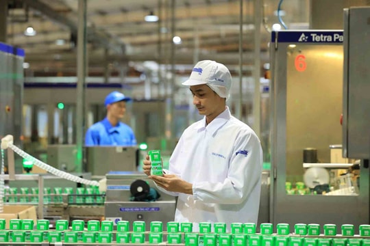 Lá chắn thép bảo vệ “con tàu kinh tế”