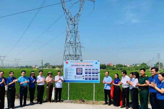 Công nghệ và sắc xanh hòa nhịp trên con đường làng