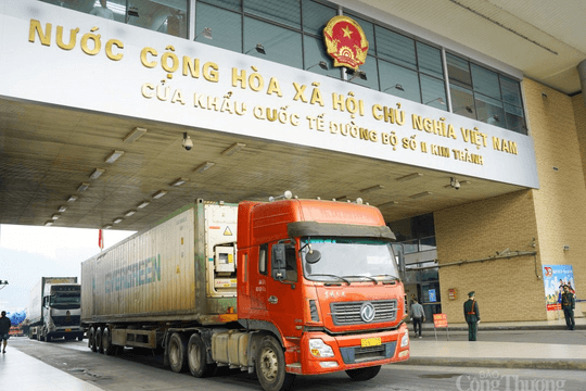 Chính sách thương mại vùng biên giới đất liền của Việt Nam