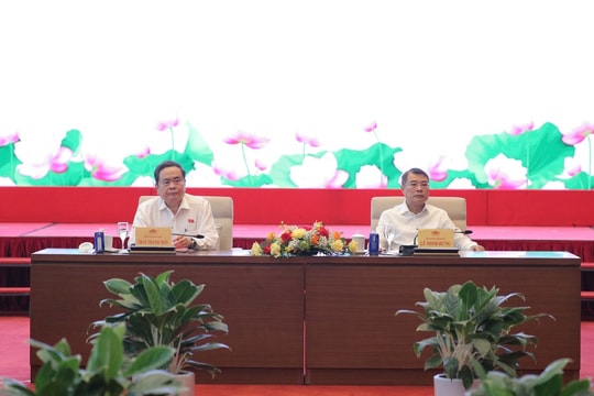 Thủ tướng Chính phủ và Chủ tịch Quốc hội gặp mặt lãnh đạo các cơ quan báo chí