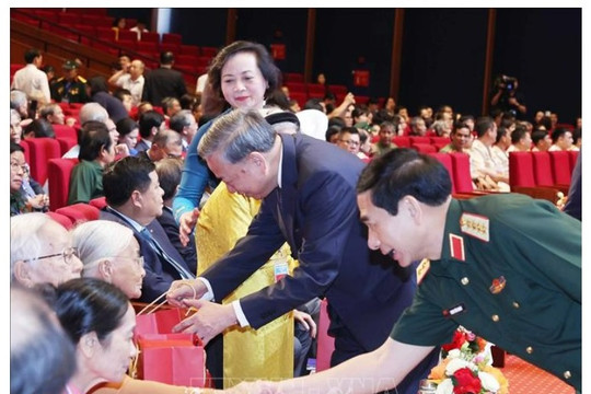 CHÍNH SÁCH NGƯỜI CÓ CÔNG Ở VIỆT NAM HIỆN NAY