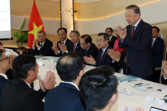 Tổng Bí thư, Chủ tịch nước: Nguồn lực có hạn, không chạy theo mọi công nghệ